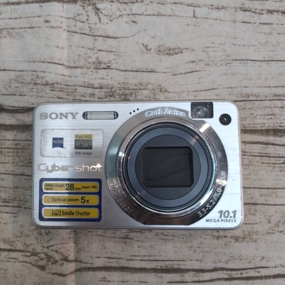 Sony Cyber-shot DSC-W170 Digital Camera Silver 10.1MP + Charger & Case - Picture 2 of 10